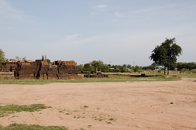 63-Ku Ban Prasat-003